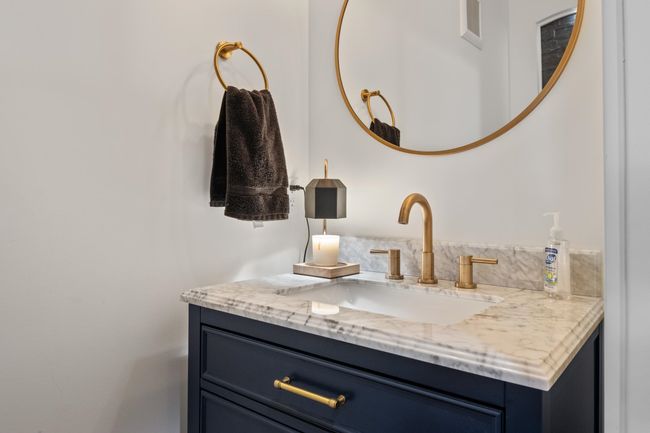 Powder Bath | Image 25