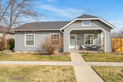 20688 White Dove Ln, Bend, OR, 97702-2916 | Card Image