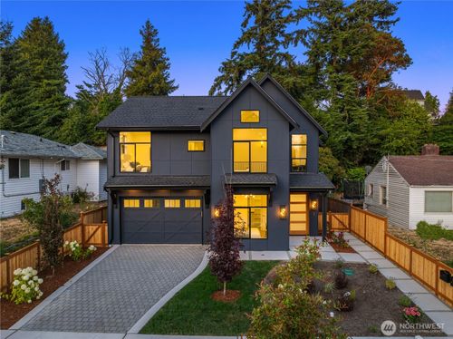 3832 32nd Ave W, Seattle, WA, 98199-1656 | Card Image