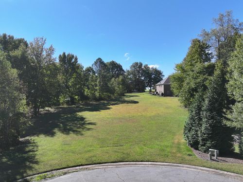 150 Cornwallis Dr, Danville, VA, 24540-8252 | Card Image