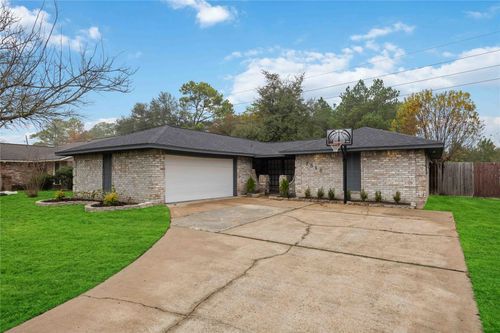 7818 Kellwood Dr, Houston, TX, 77040-2705 | Card Image