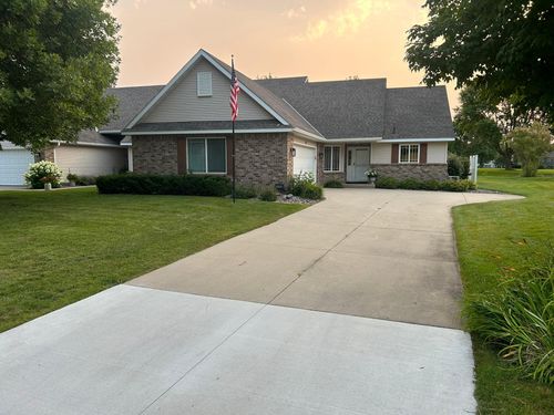 3310 Eagle Ridge Dr W, Willmar, MN, 56201-8753 | Card Image