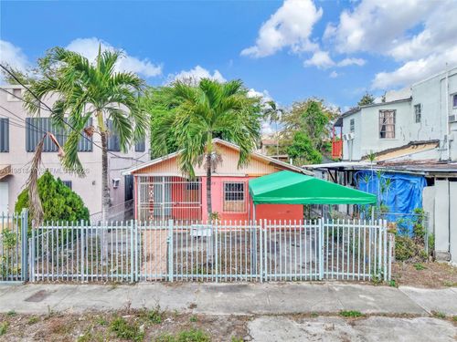 2415 Nw 15th St, Miami, FL, 33125 | Card Image
