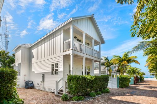 2-81906 Overseas Hwy, Islamorada, FL, 33036-3688 | Card Image