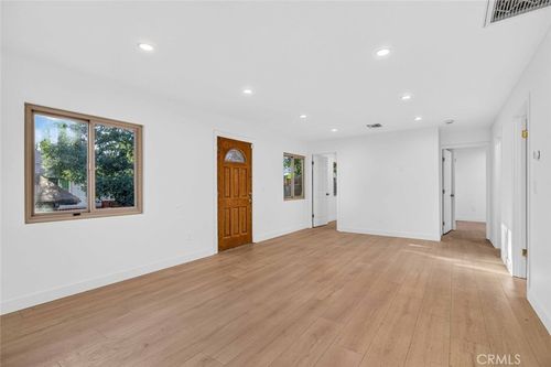 6944 Beckett St, Tujunga, CA, 91042 | Card Image