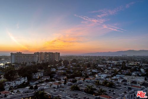 1520-13700 Marina Pointe Dr, Marina del Rey, CA, 90292-9297 | Card Image