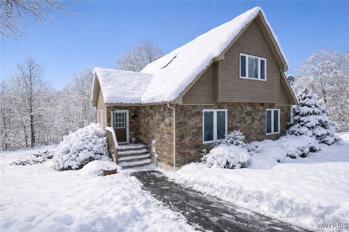 5777 Bonn Way E, Great Valley, NY, 14741-9789 | Card Image