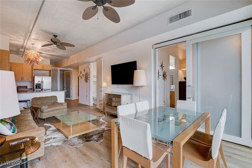 233-353 E Bonneville Ave, Las Vegas, NV, 89101-6622 | Card Image