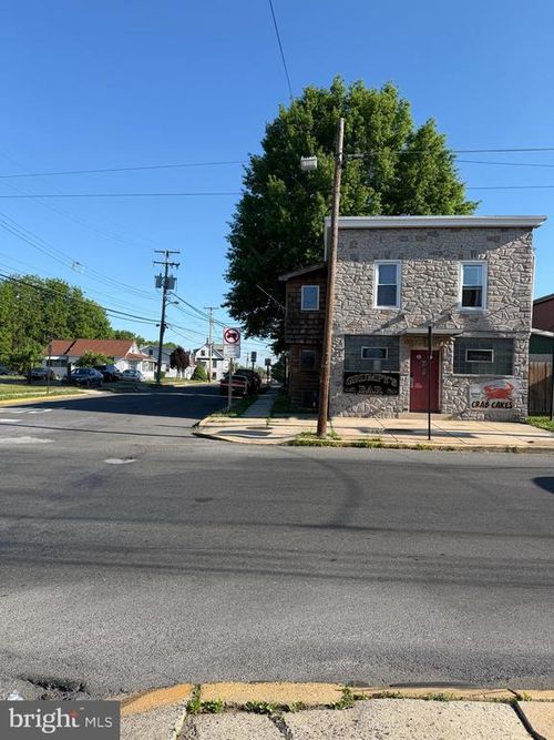 1501 Elizabeth Ave, READING, PA, 19605-2251 | Card Image
