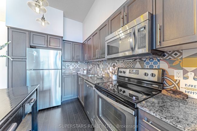 8 - 65 Speers Rd, Condo with 2 bedrooms, 1 bathrooms and null parking in Oakville ON | Image 6