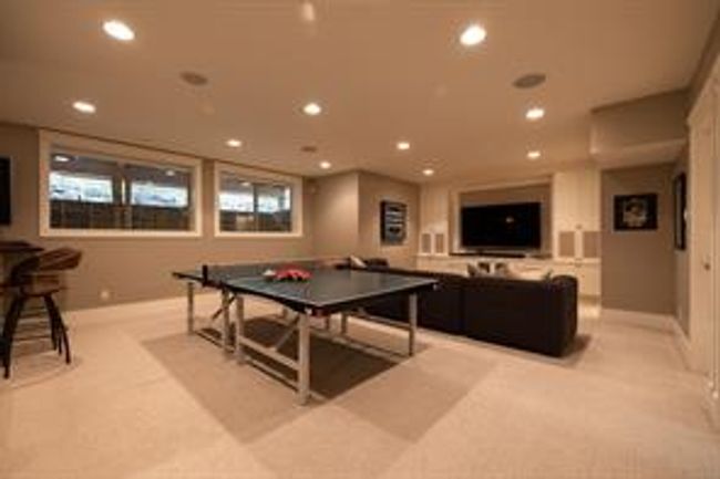 34 Posthill Dr Sw, House detached with 6 bedrooms, 3 bathrooms and 7 parking in Calgary AB | Image 40