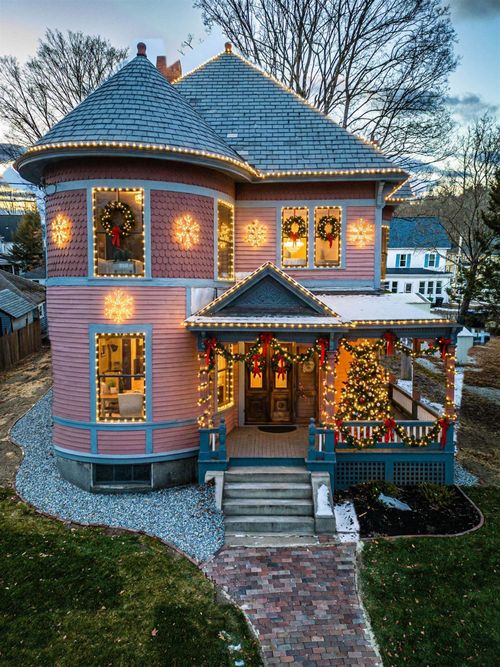 70 Concord St, Nashua, NH, 03064-1948 | Card Image