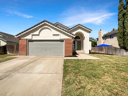 858 Wristen Way, Galt, CA, 95632-2649 | Card Image