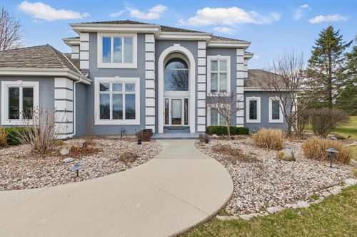 1201 E Pineview Ct, Hartland, WI, 53029-8686 | Card Image
