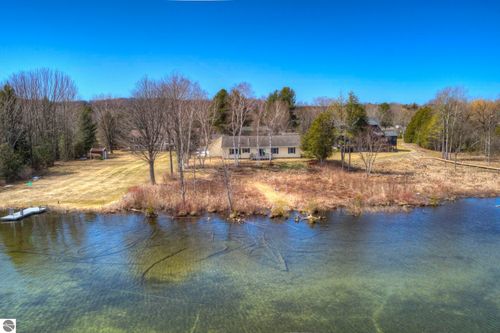 533 S Lake Shore Dr, Lake Leelanau, MI, 49653-9698 | Card Image