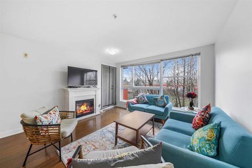 {{alt}} | Card Image