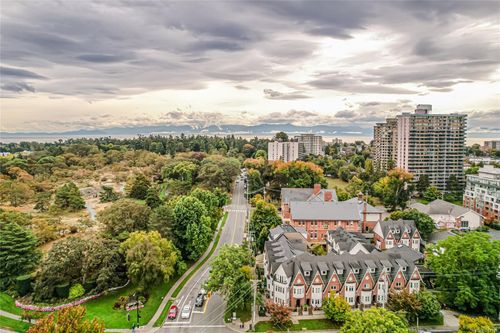 16-675 Superior St, Victoria, BC, V8V1V1 | Card Image
