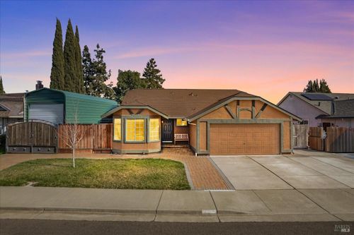 807 Capistrano Drive, Suisun City, CA, 94585 | Card Image