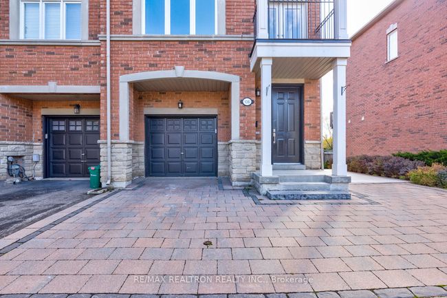 136 Vittorio De Luca Dr, House attached with 4 bedrooms, 3 bathrooms and 1 parking in Vaughan ON | Image 4