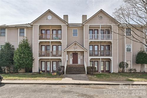 6156 Meadow Rose Ln, Charlotte, NC, 28215-3680 | Card Image