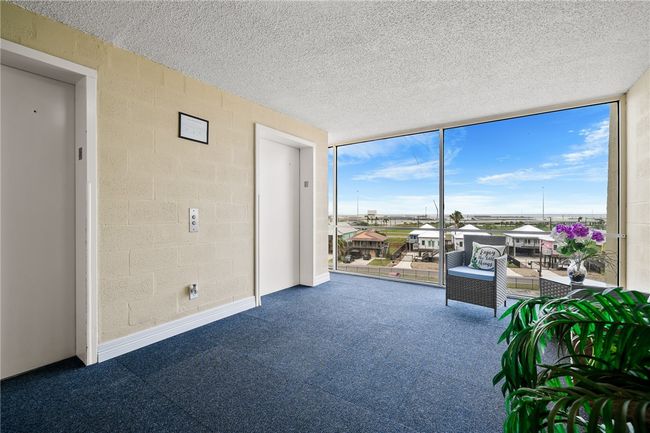 5th floor lobby | Image 5