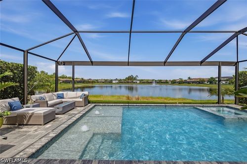 9396 Glenforest Dr, NAPLES, FL, 34120-5286 | Card Image