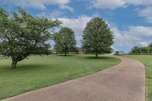 150 Mitchellville Ct, Portland, TN, 37148-4211 | Card Image