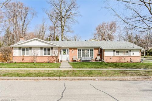 186 Shuh Ave, Kitchener, ON, N2A1H6 | Card Image