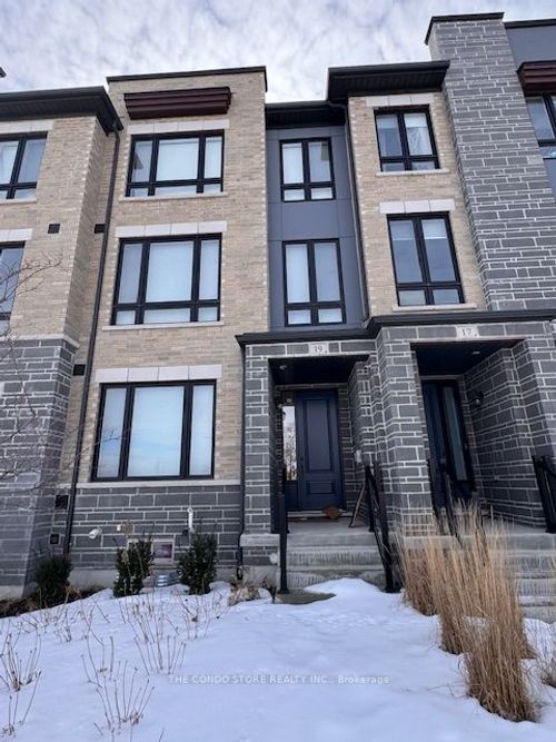 19 Haydock Way, Whitby, ON, L1N0M6 | Card Image