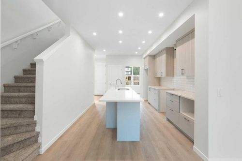 135 Creekview Common Sw, Calgary, AB, T2X5X7 | Card Image