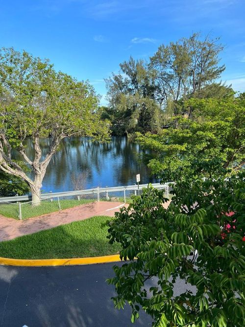 apt-220w-1200 Ne Miami Gardens Dr, Miami, FL, 33179-4710 | Card Image