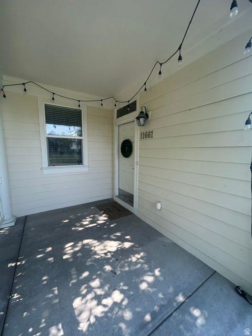 11661 S Kestrel Rise Rd, South Jordan, UT, 84009-5016 | Card Image