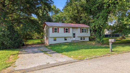 3245 Headrick Ln Se, Cleveland, TN, 37323-6628 | Card Image