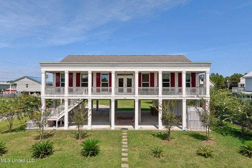 500 Fell St, Waveland, MS, 39576-3900 | Card Image