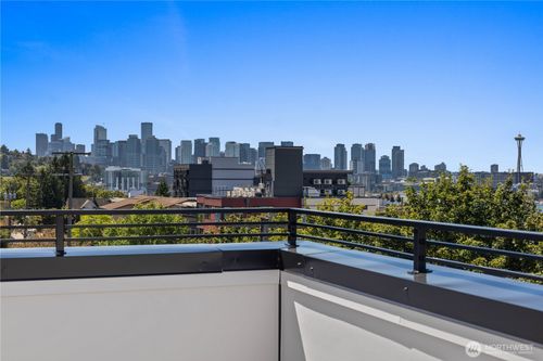 2328 D Franklin Ave E, Seattle, WA, 98102 | Card Image