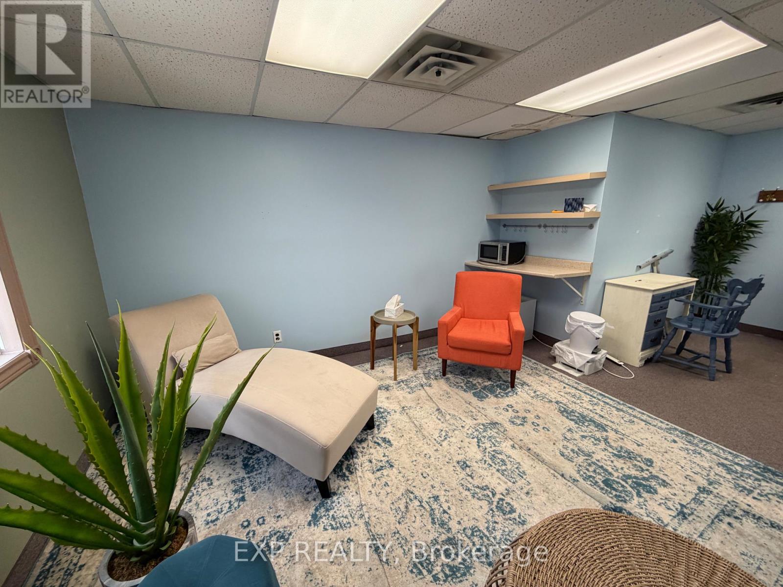 Commercial Lease in Orangeville 4