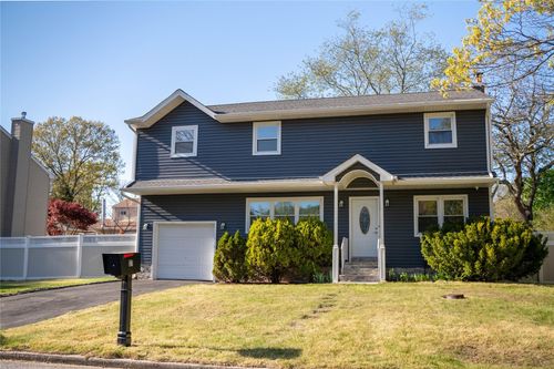 37 Amsterdam St, Huntington, NY, 11743-5547 | Card Image