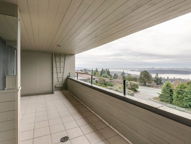 60 - 2212 Folkestone Way, Condo with 2 bedrooms, 2 bathrooms and 2 parking in West Vancouver BC | Image 26