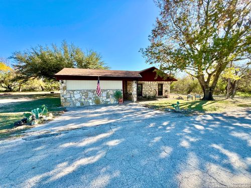 59 La Motte St, Brackettville, TX, 78832-5123 | Card Image