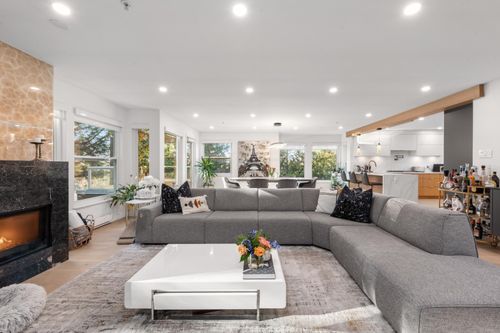 11-2425 Edgemont Blvd, North Vancouver, BC, V7P2L2 | Card Image