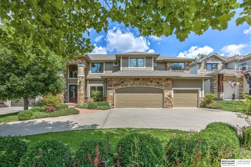 18620 Vinton St, Omaha, NE, 68130-6117 | Card Image