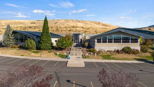 2701 Foothills Blvd, Klamath Falls, OR, 97603-3785 | Card Image