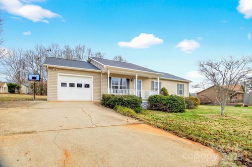 4 Plaza Dr, Granite Falls, NC, 28630-1816 | Card Image