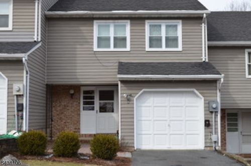 8 Stockton Ct, Morris Plains, NJ, 07950-1281 | Card Image