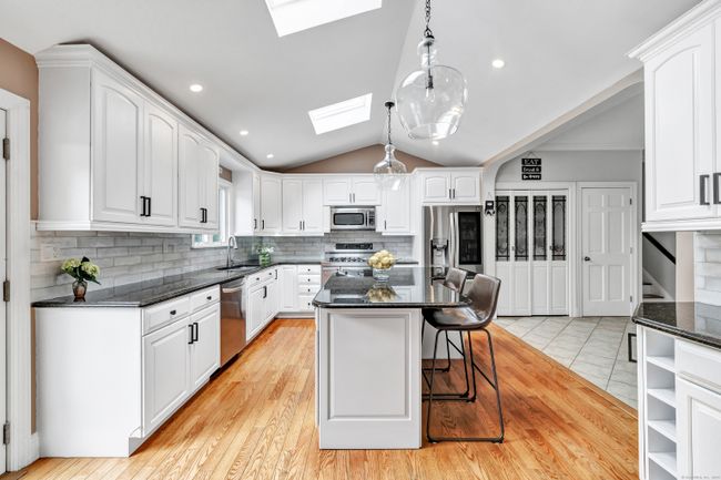 86 Walnut Tree Hill Rd, House other with 4 bedrooms, 4 bathrooms and null parking in Shelton CT | Image 17