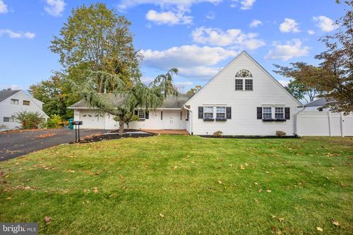 301 Snowball Dr, LEVITTOWN, PA, 19056-1721 | Card Image