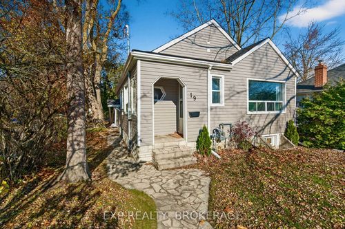 19 Scott St, Kingston, ON, K7L1L3 | Card Image