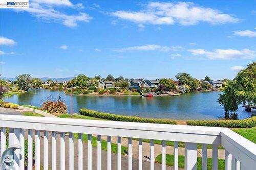 137 Parfait Ln, Alameda, CA, 94502-6571 | Card Image