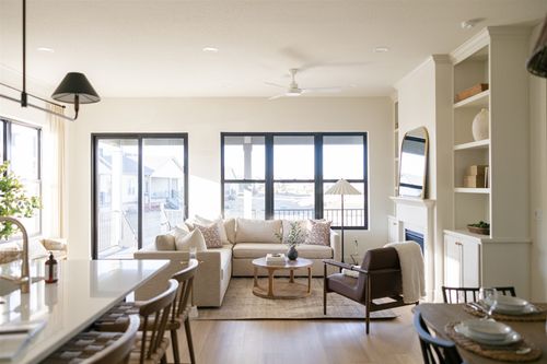 289 S Marigold Ave, West Des Moines, IA, 50266-6768 | Card Image