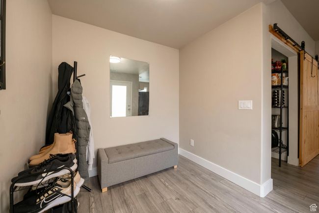 Large Entry from Garage | Image 10